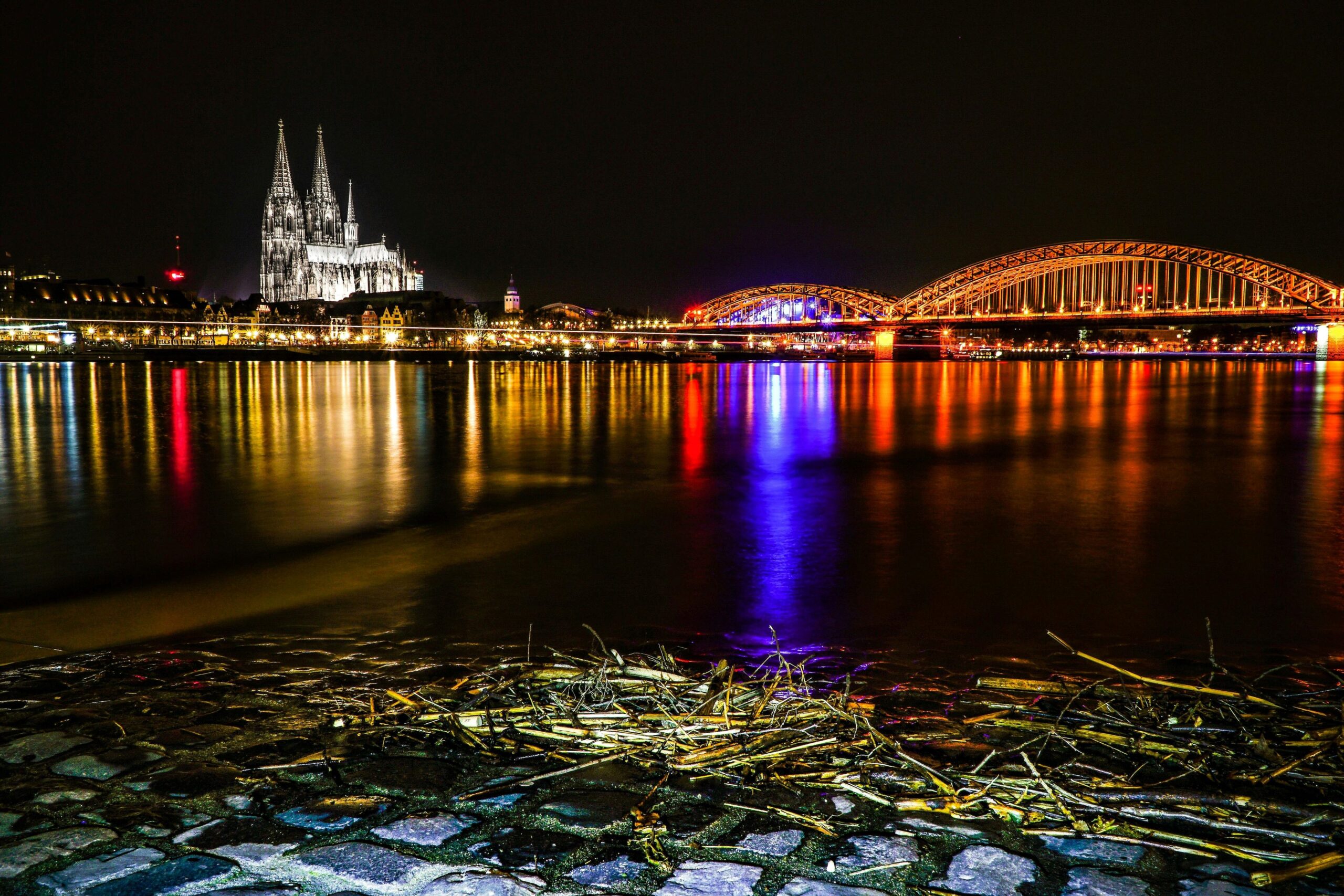 Escort Koeln_die Stadt Koeln mit zahlreichen Nachtangeboten.